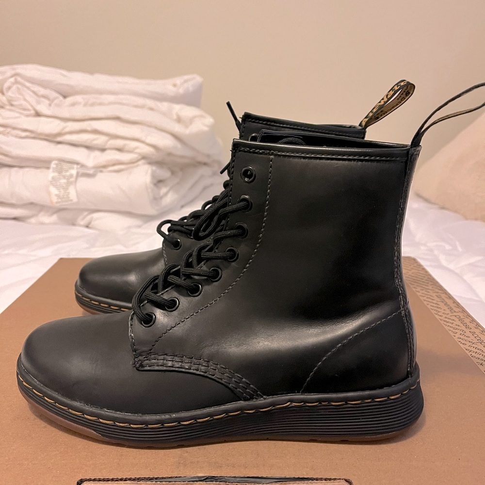 Dr. Martens 1460 Newton Black Leather Size 7 Men 8 Women UK 6